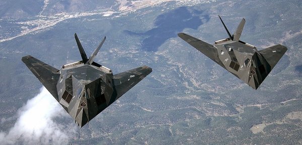 F-117.thumb.jpg.13646f8d6ccd66fc32f003efbf3dedae.jpg
