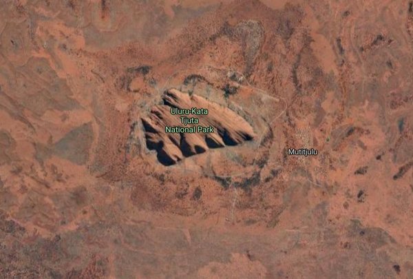 uluru.jpg