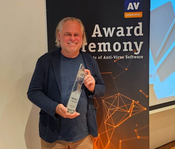 2EK Product of the year.jpg